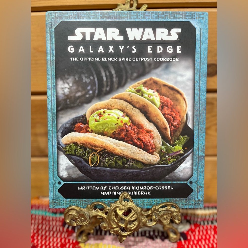 Star Wars Galaxy’s Edge: The Official Black Spire Outpost Cookbook Hardback